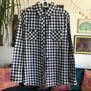HOT TOPIC sz S Black & White Plaid Flannel Button Front Shirt